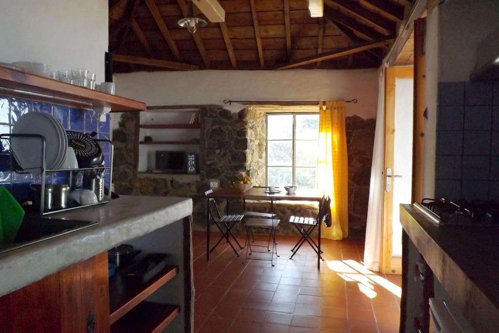 Casita En El Campo Con Vista Al Oceano Villa Tijarafe Luaran gambar
