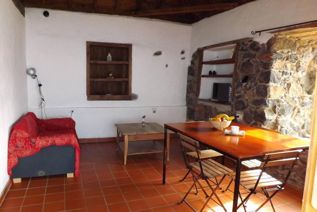 Casita En El Campo Con Vista Al Oceano Villa Tijarafe Luaran gambar